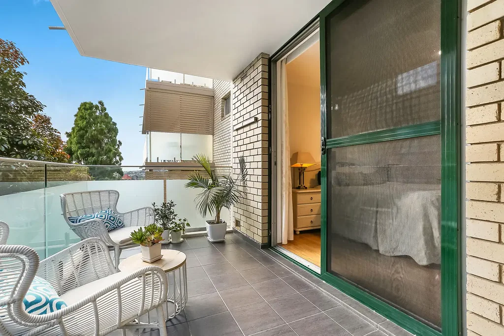 Spacious Apartment with Secure Parking