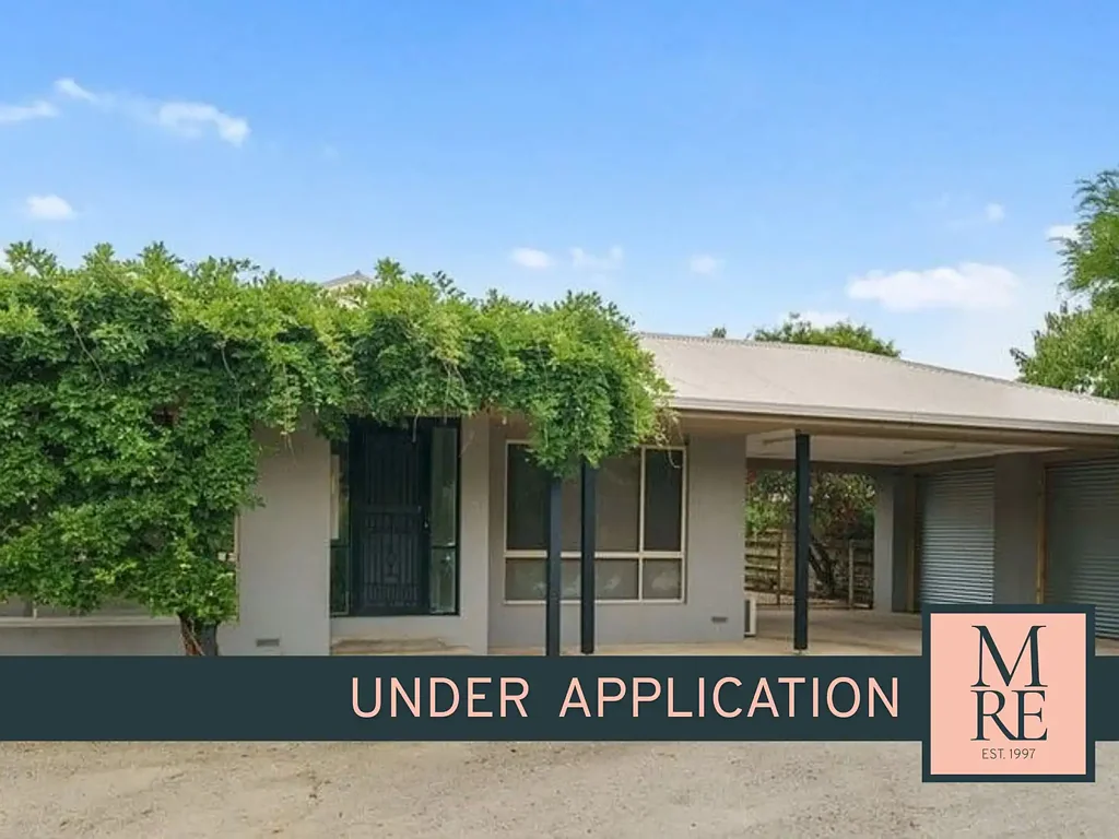 Modern Rental Property with Open Plan Living, Large Garden and Convenient Location.