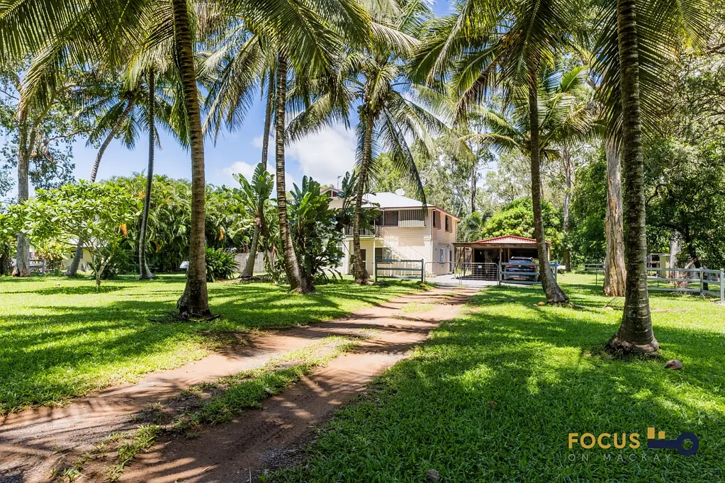15 Crescent Street, Armstrong Beach, QLD 4737