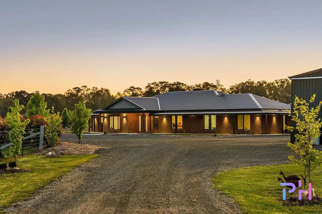 Bagshot 5कमरा SPACE, TRANQUILITY & EXCEPTIONAL LIFESTYLE OPPORTUNITY ON 20 ACRES