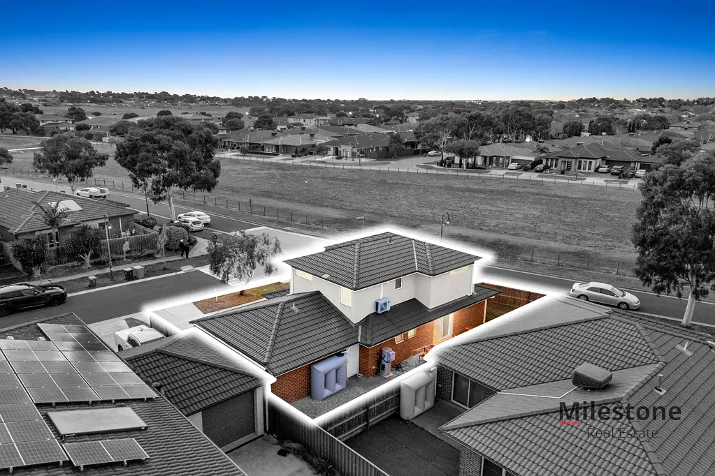 24 Waltzing Drive, Lynbrook, VIC 3975