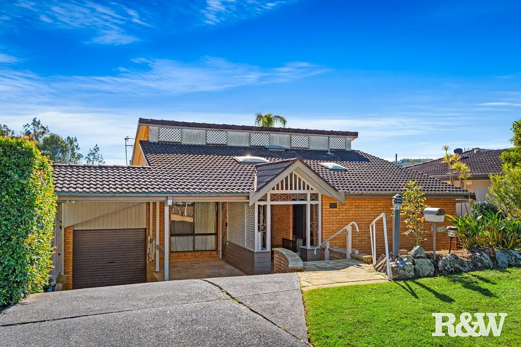 30 Matthews Parade, Point Clare, NSW 2250
