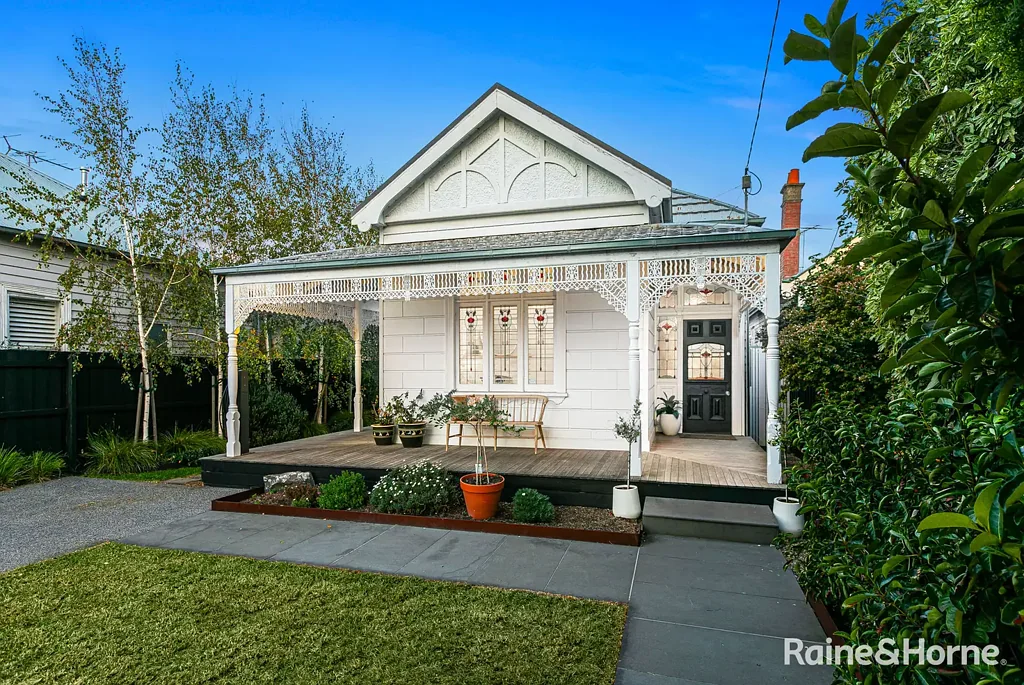 Williamstown 3 Bedroom A Seamless Blend of Modern Living and Edwardian Elegance
