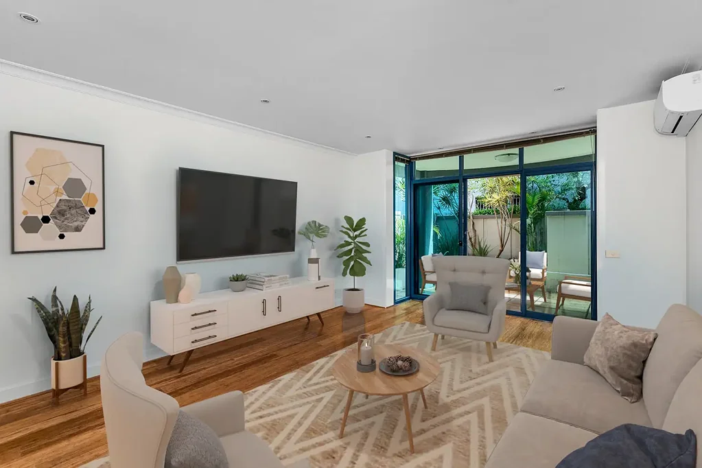Beachside Living with Two Private Courtyards