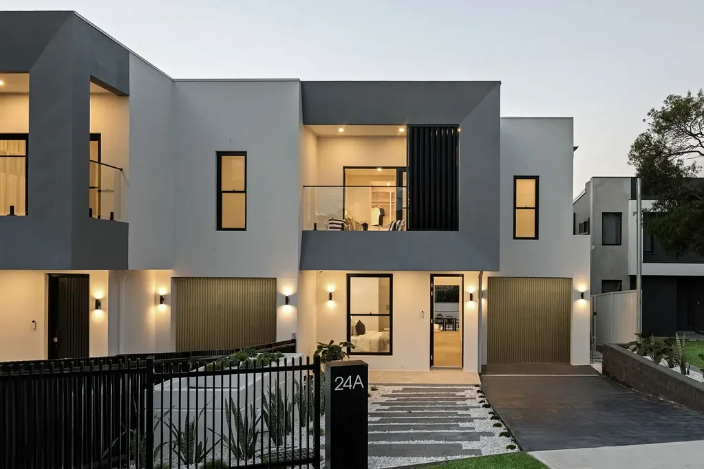 North Ryde 5Kwarto Brand New Architectural Masterpiece in Prime North Ryde Location