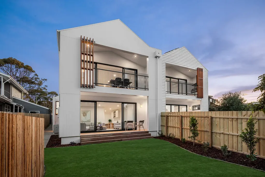 Ocean Grove 4 Slaapkamer High-End Townhouse in Sought After Old Grove