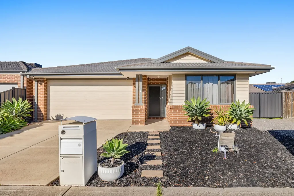 Stylish & Functional Living in a Sought-After Pocket