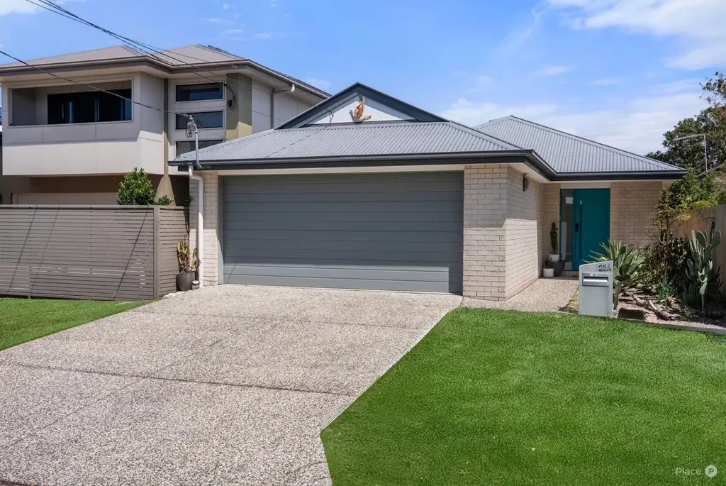Margate 4 Bedroom The Perfect Move-In Ready Home for Relaxed Bayside Living