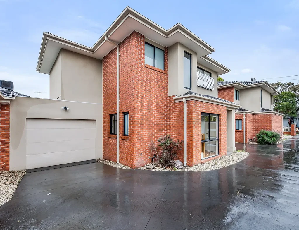 CONTEMPORARY LIFESTYLE, CONVENIENT LOCATION!