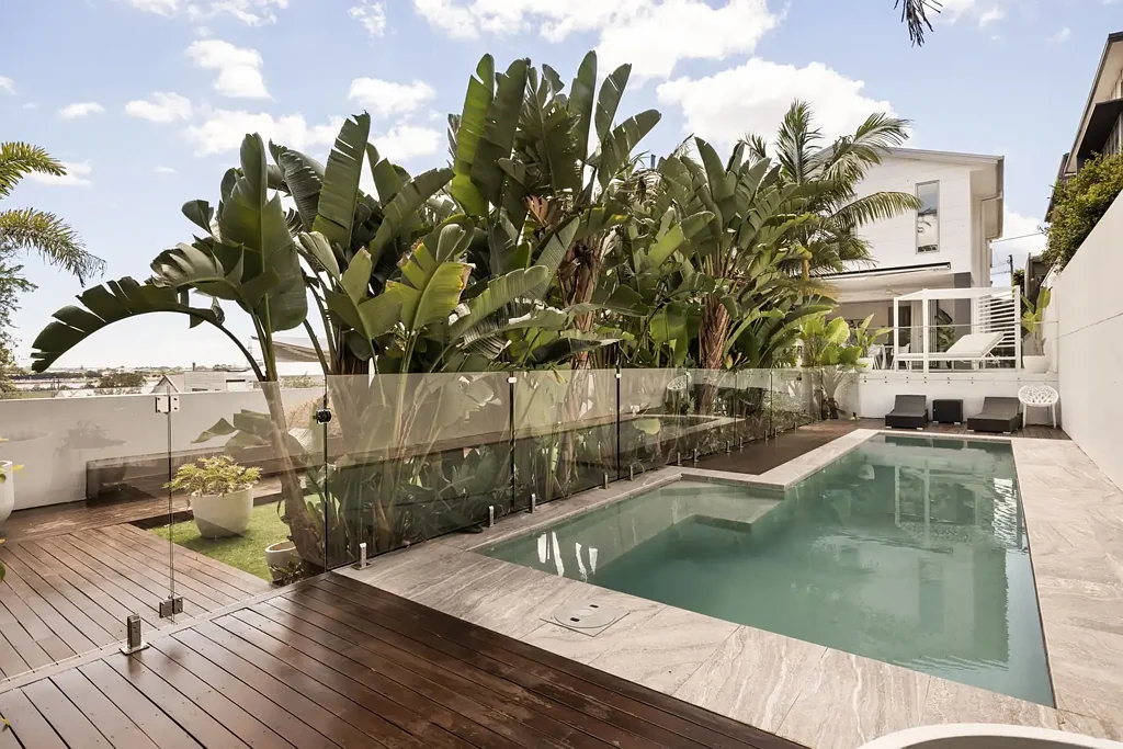 16 Taylor Street, Balmoral, QLD 4171