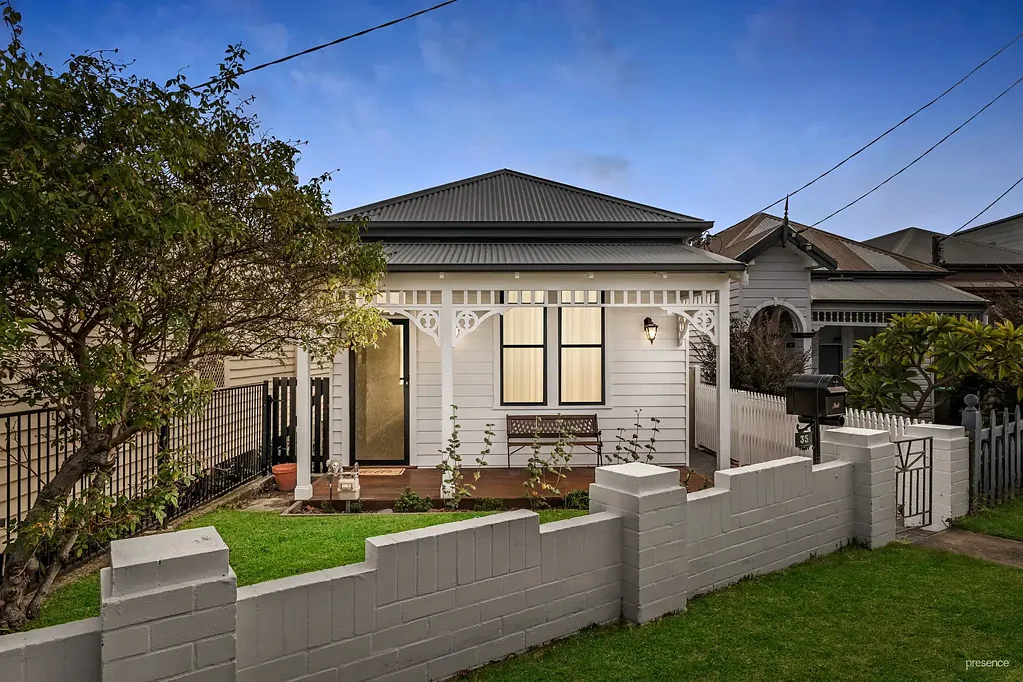 CHARMING FEDERATION HOME WITH WATER GLIMPSES IN SOUGHT-AFTER STOCKTON LOCATION