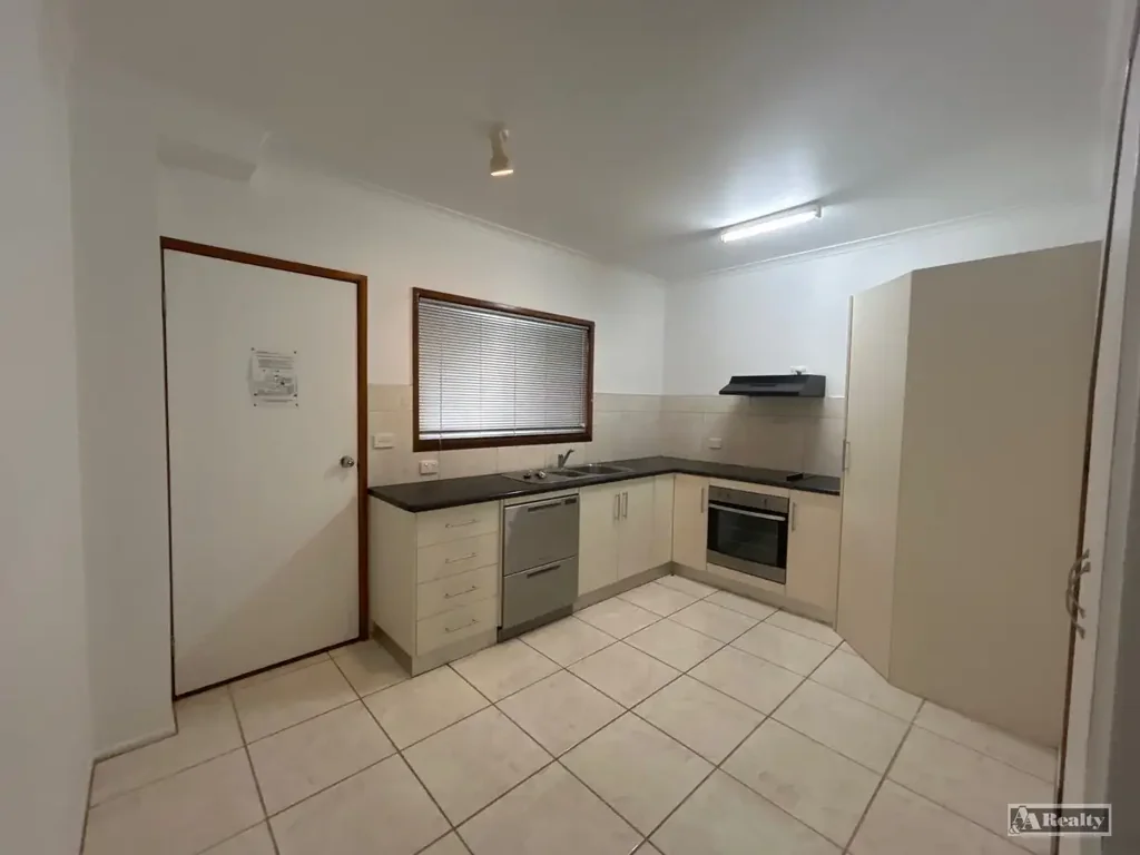 INNISFAIL ESTATE - TOWNHOUSE