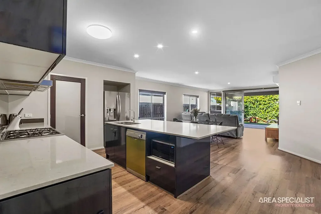 Ormeau Hills 4房  Contemporary Family Living | Modern Style & Effortless Entertaining