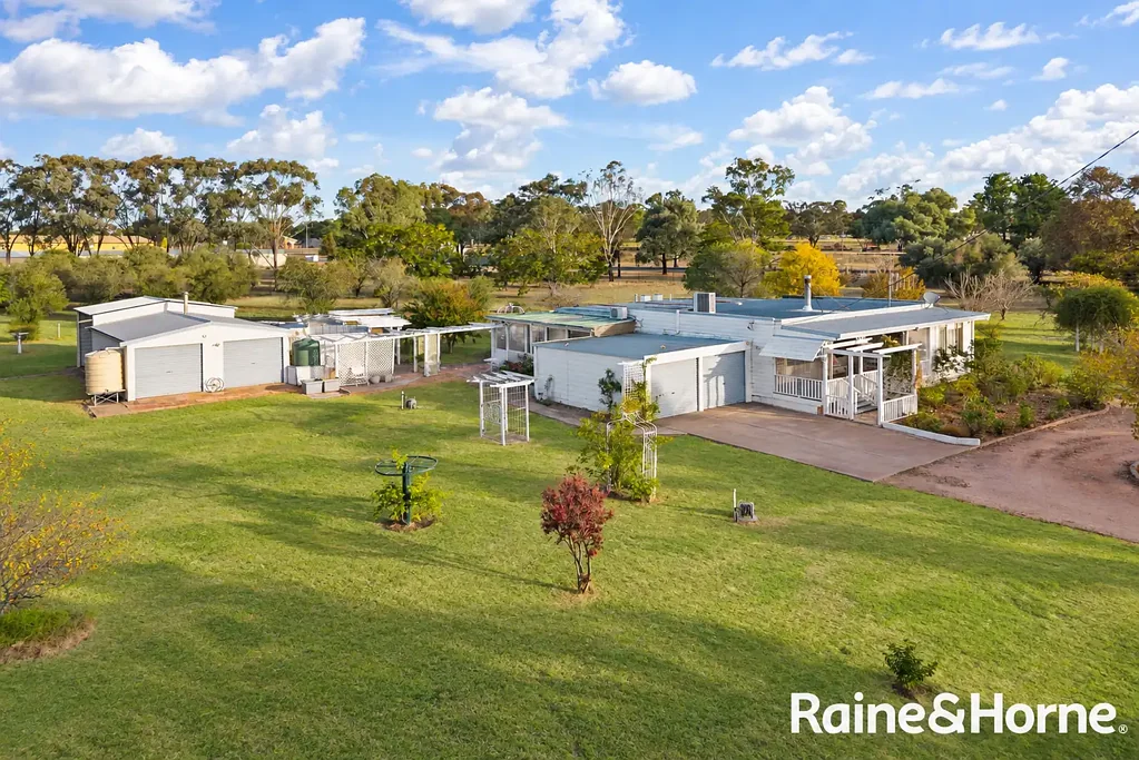 Gulgong 3ਬੈੱਡਰੂਮ Rare Dual-Title Opportunity with Future Sub Division Potential