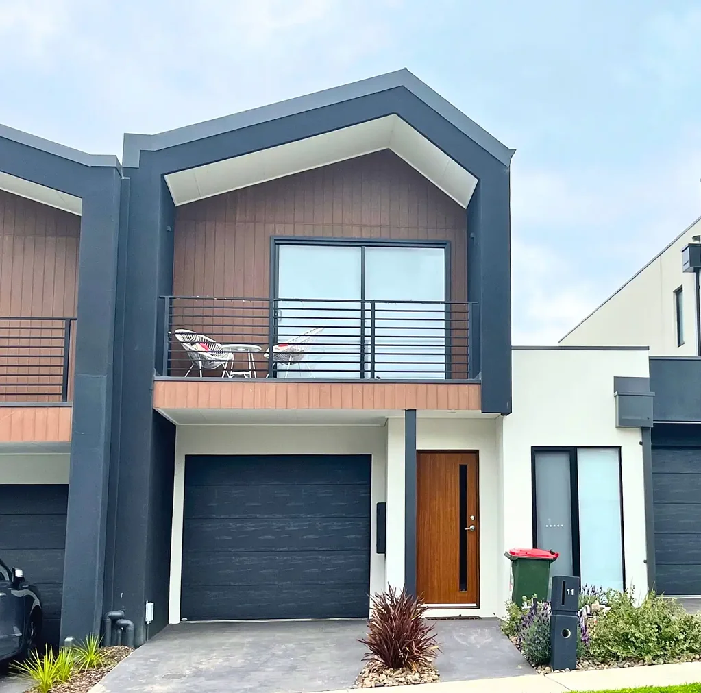 11 Hanover Way, Mickleham, VIC 3064