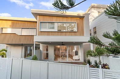 Broadbeach Waters 4 Slaapkamer Luxury New Build Steps From Everything!