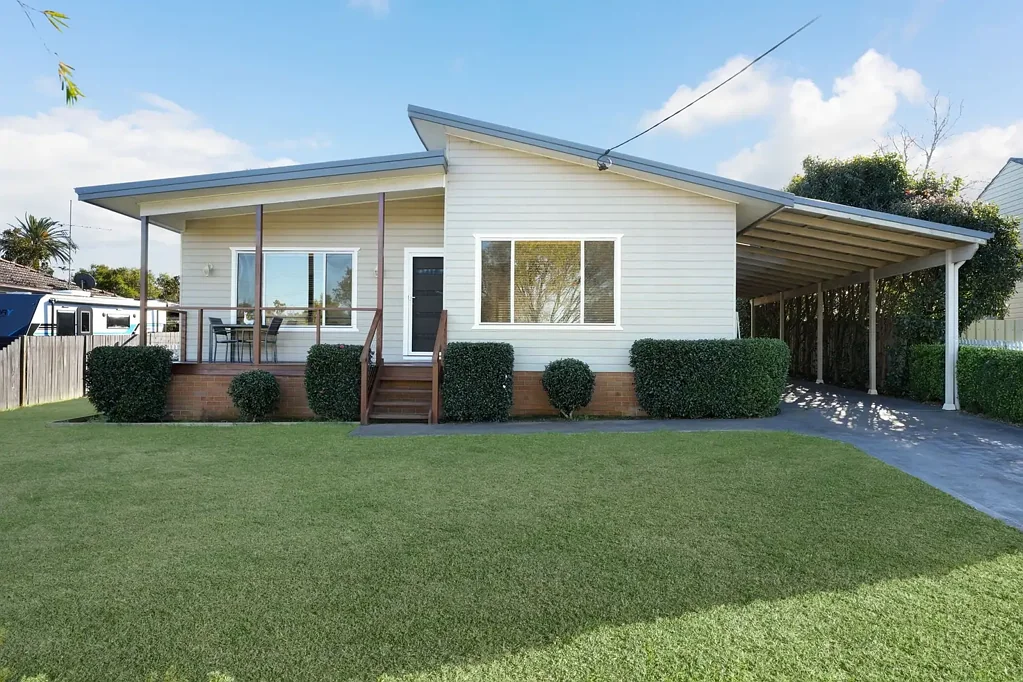 Picton 4 Bedroom BEAUTIFUL FAMILY HOME WITH DUAL SIDE ACCESS IN PICTON