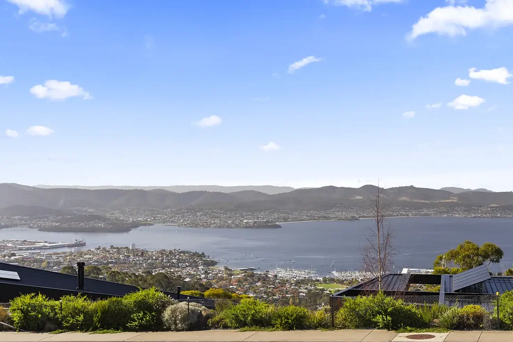 Tolmans Hill  Commanding Views & Luxury Location