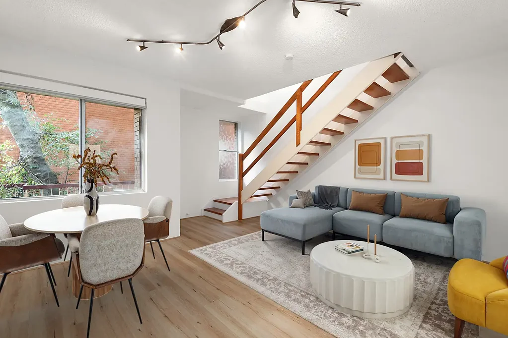 Roselands 2部屋 North-Facing Dual Level Apartment of Convenience