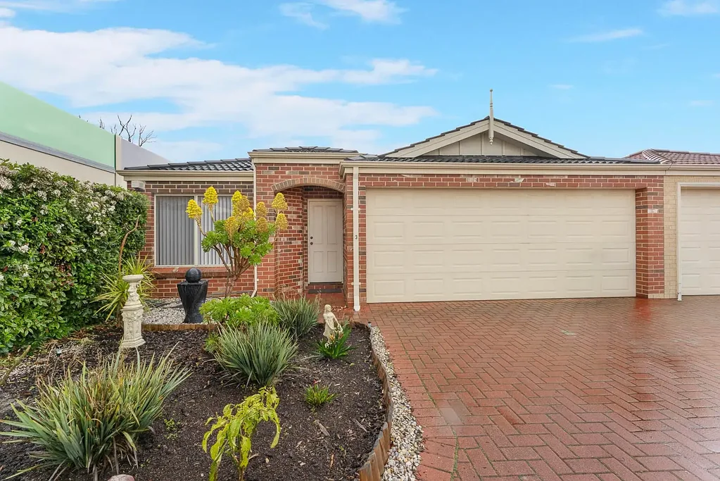 Morley 3房  Spacious Three Bedroom Villa with Double Garage in Convenient Morley Location