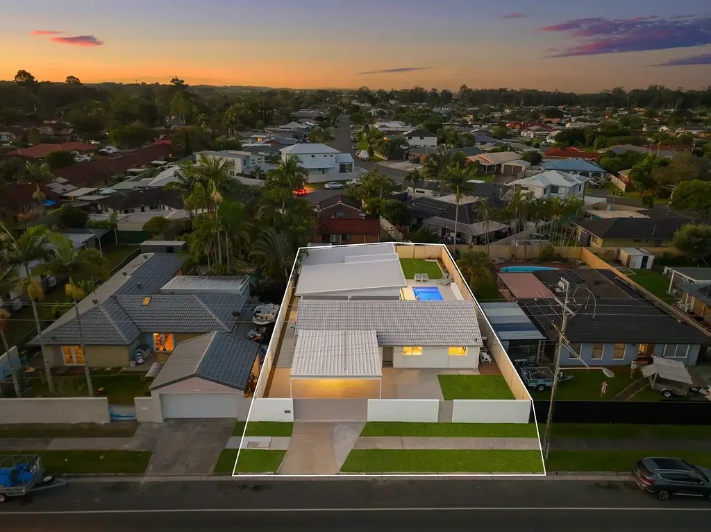 Coombabah 4Kwarto Freshly Renovated Coastal Family Residences