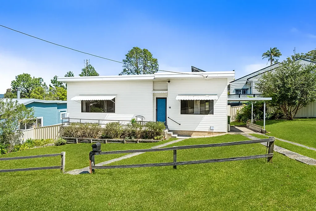 10 Headlam Parade, Springfield, NSW 2250