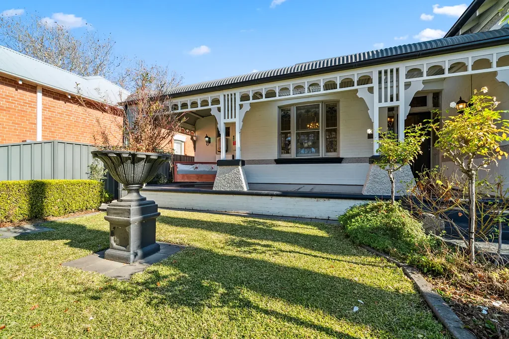 52 Simmons Street, Wagga Wagga, NSW 2650