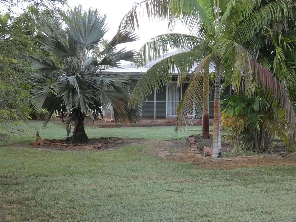 Cossack 4房  Home on acreage