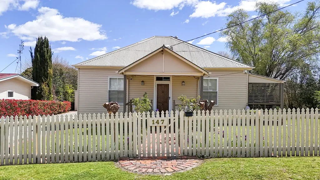 Tenterfield 3Kwarto Cosy Cottage on a Generous Block