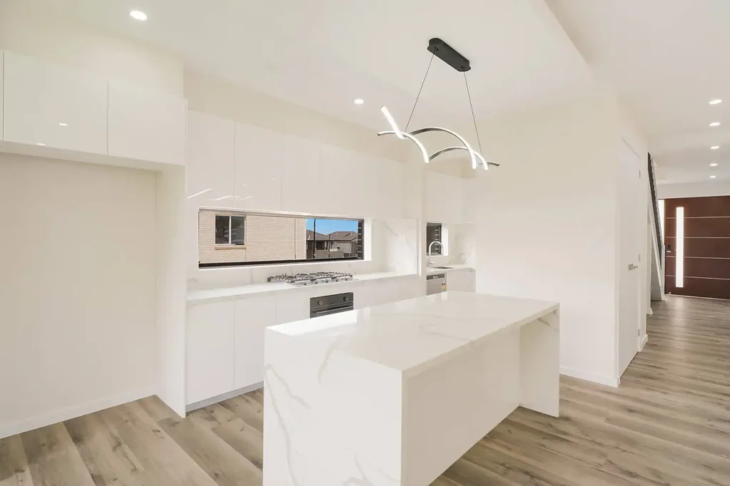 Rouse Hill 4房 Rouse Hill核心地带 4卧3卫宽敞起居 现代设计 高品质装修 私人套间 宁静休憩 便利生活 设施齐全 Luxurious Family Living in Rouse Hill