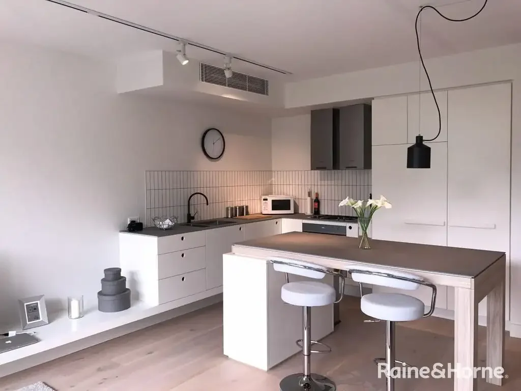 Great Apartment With Leafy Outlook