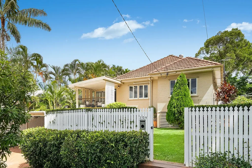 Convenient and Comfortable in Graceville!