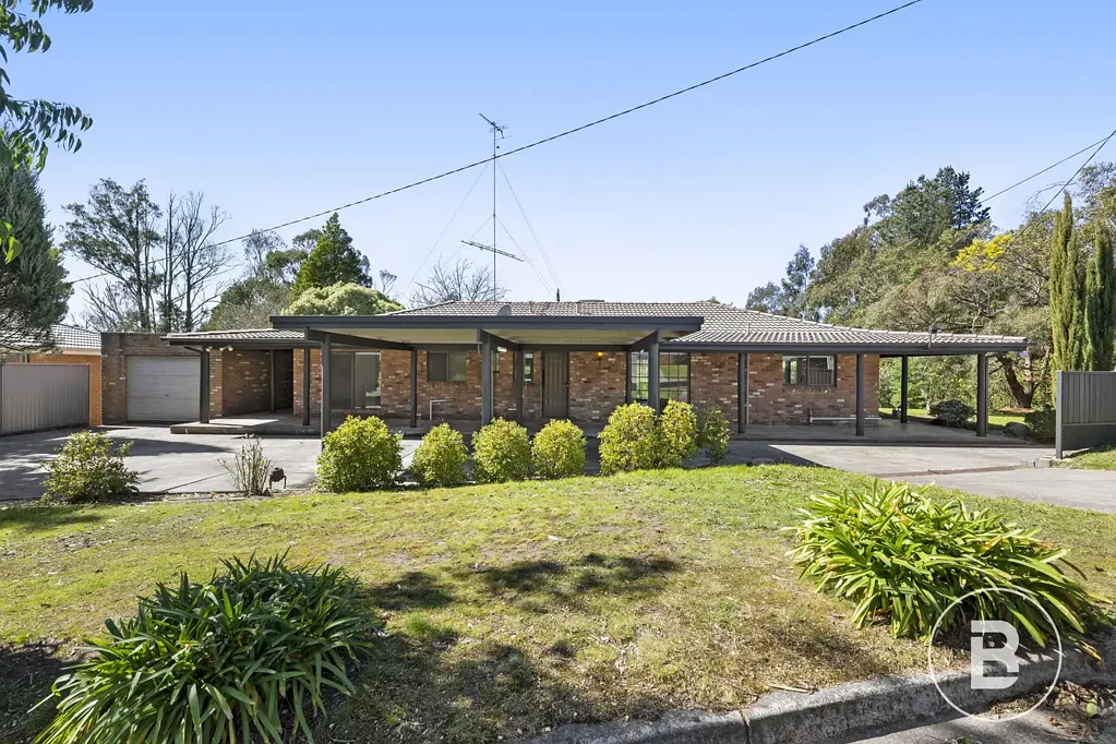 Golden Point 3房  BEAUTIFULLY RENOVATED FAMILY HOME IN A TIGHTLY HELD CENTRAL POCKET