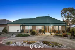 4 Louise Mack Walk, Lynbrook