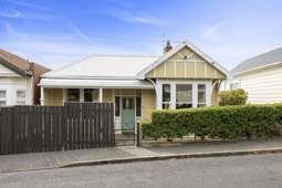 55 Lawrence Street, Mornington
