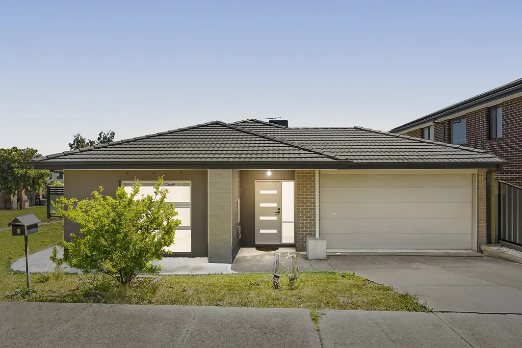 Craigieburn 4Kwarto Upgraded Family Living on 515m² - A Home with Space to Grow