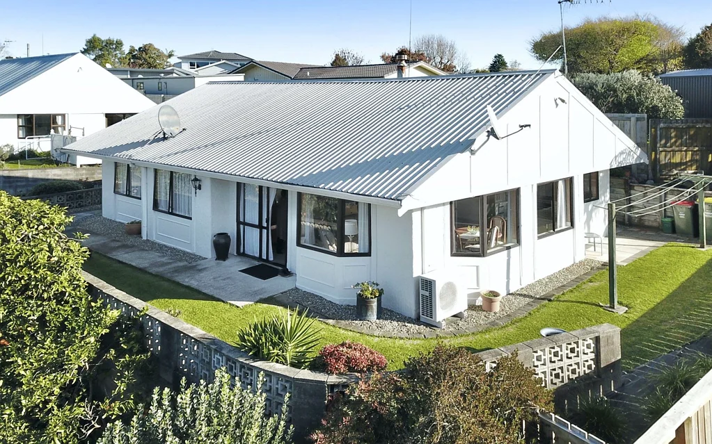 Te Puke 2房  Modern Comfort in a Prime Location