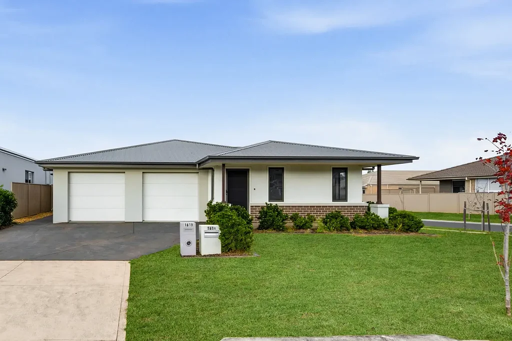 Spring Farm 4Zimmer House and Granny Flat Opportunity!