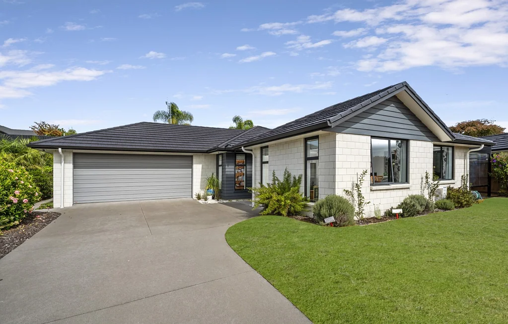 Omokoroa 4房  Modern Living with Genuine Warmth