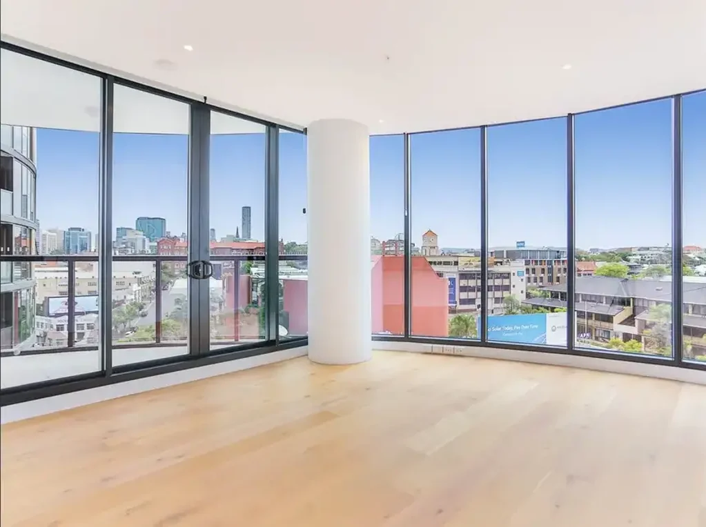 VALLEY HOUSE APARTMENT PERFECTLY POSITIONED IN THE BRISBANE CITY