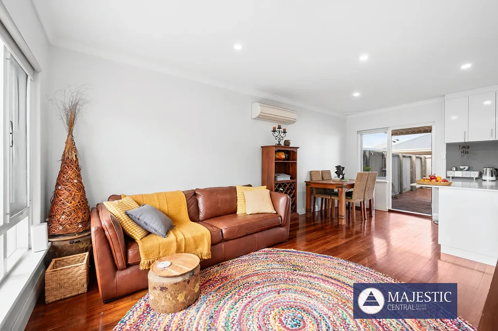 Rockingham 5ห้องนอน TWO HOMES, ONE TITLE – OUTSTANDING INVESTMENT OPPORTUNITY!