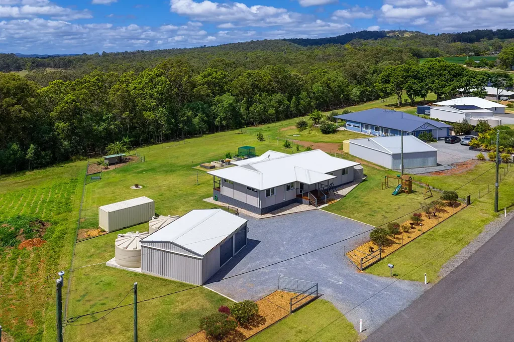 Curra 4 Slaapkamer Ideal Rural Residential and Spacious Modern Living