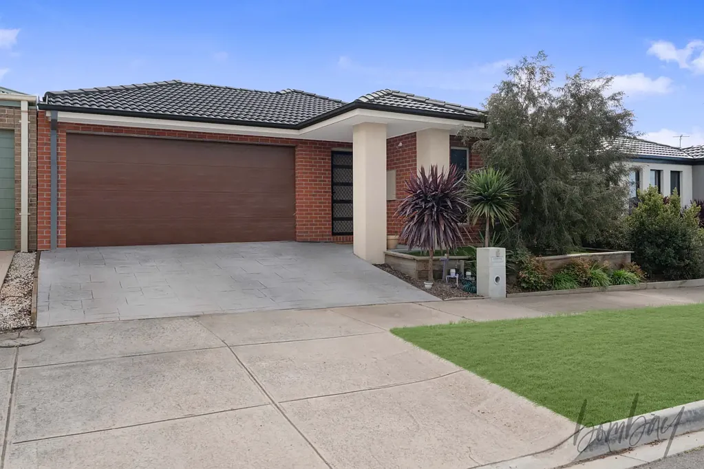 6 Charnwood Street, Mickleham, VIC 3064