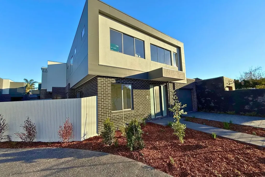 Mentone 3બેડરૂમ SUPERIOR STREET APPEAL | CHOICE OF TWO REMAINING