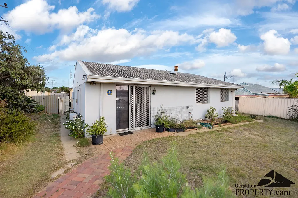 1 Grevillia Street, Utakarra, WA 6530