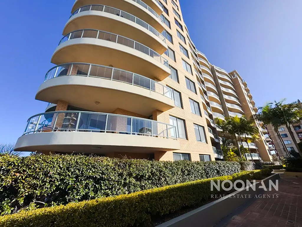 Top Floor Luxury | Uninterrupted City & Water Views