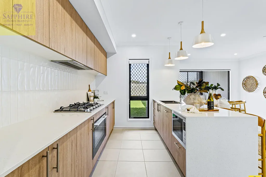 White Rock 4部屋 Brand New Terrace Home – No Body Corporate Fees!
