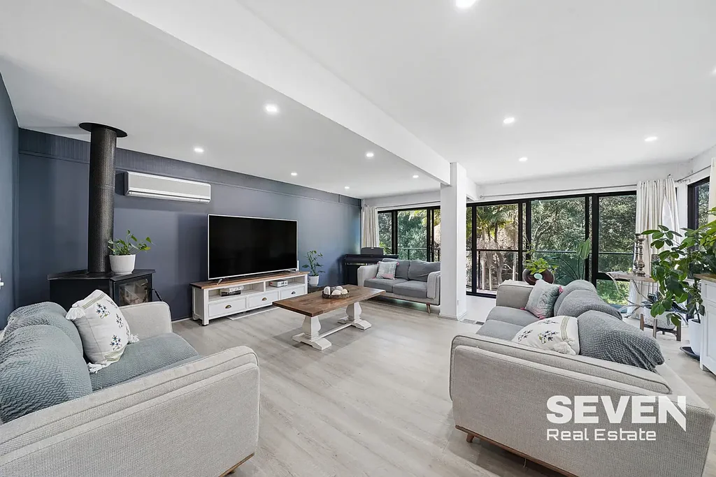 Spacious Family Home with Bushland Outlook & Swimming Pool