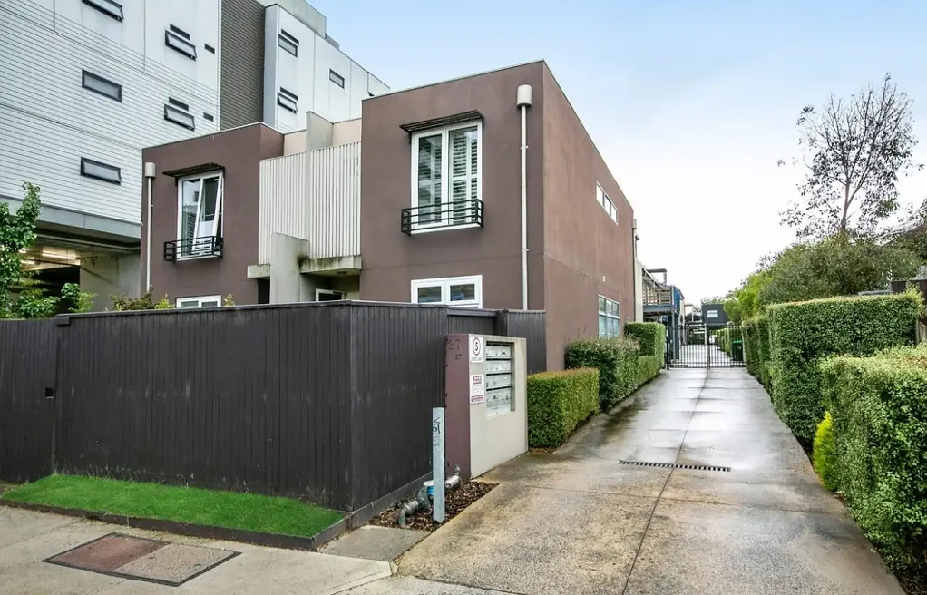 Stylish, Secure and Superb Inner-North Living