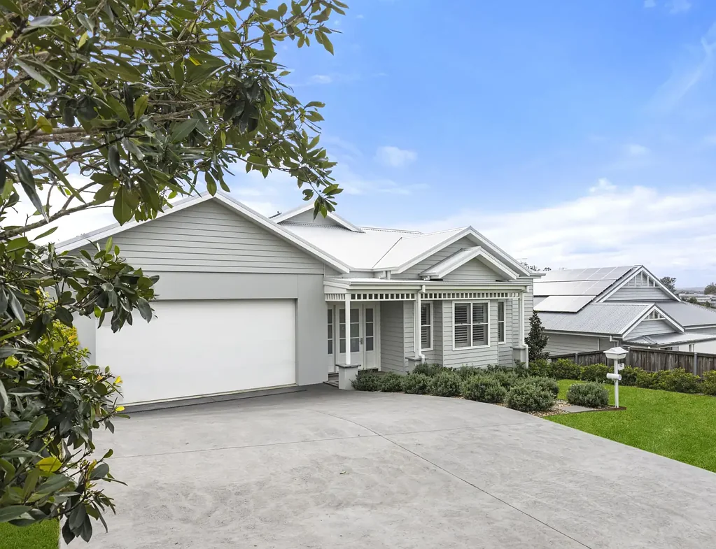 Berry 4 Bedroom Luxury, Space & Style!